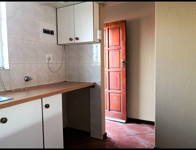 2 BEDROOM APARTMENT SOLD IN MORELETA PARK